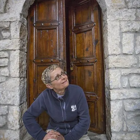 Bujtina Kodiket Casa de hóspedes