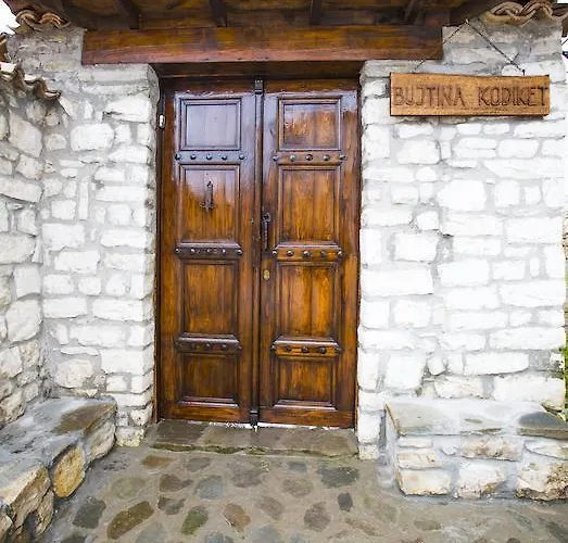 Bujtina Kodiket 4*