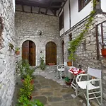 Bujtina Kodiket 4* Berat