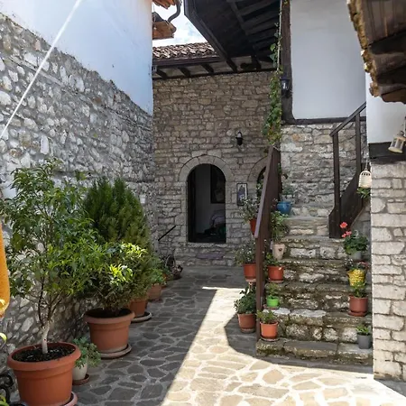 Guest house Bujtina Kodiket Berat