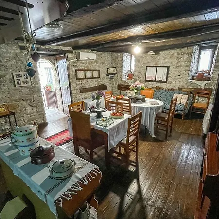 Guest house Bujtina Kodiket Berat