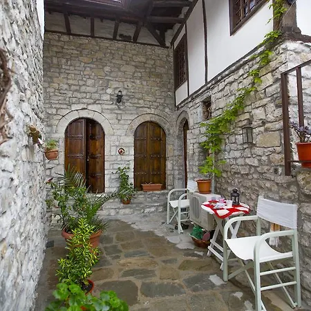 Bujtina Kodiket 4* Berat