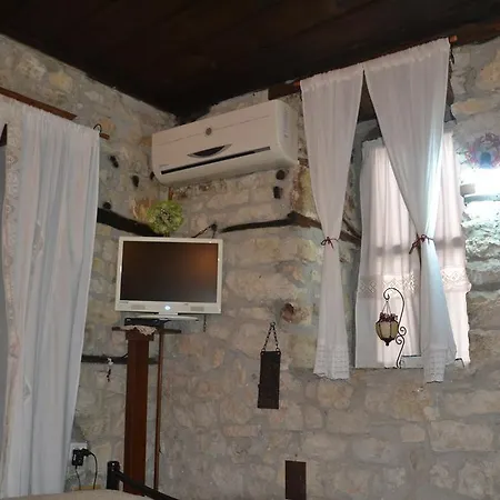 Bujtina Kodiket 4*