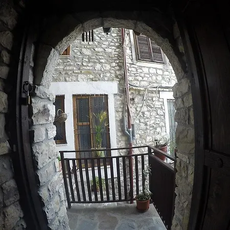 Guest house Bujtina Kodiket Berat